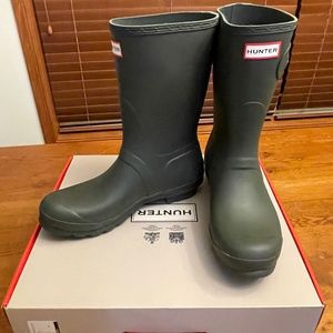 Women's Original short Hunter boots- Dark Olive- size 10